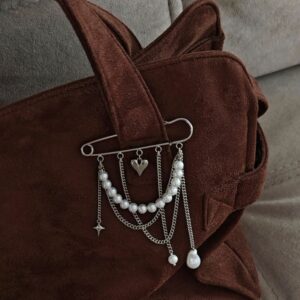 Осенние тренды в украшениях 2024. Броши: разнообразие в настроениях и формах