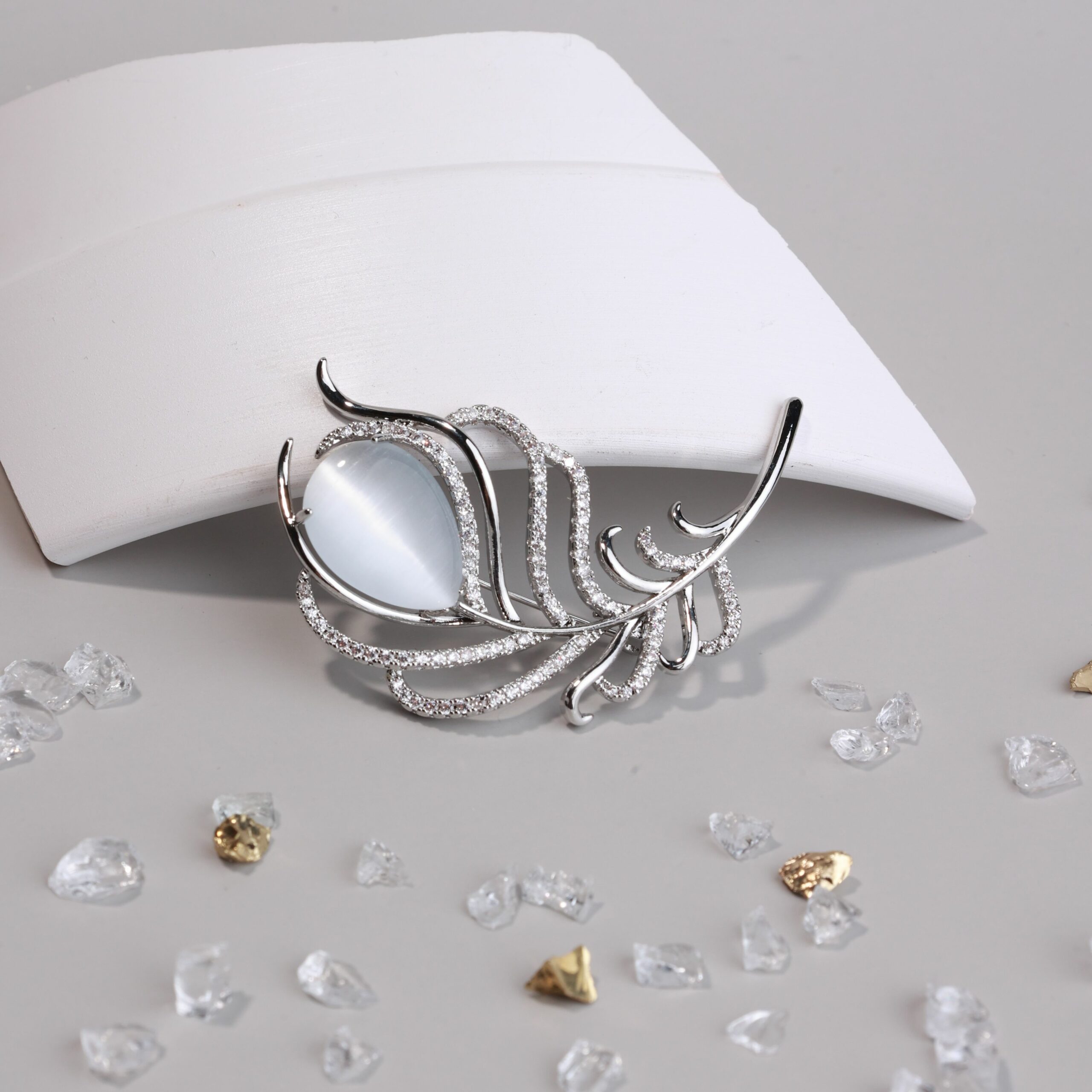 8425127c6e8c7b815895c4c2fbe582dc.jpg Брошь арт. 3-0391-W