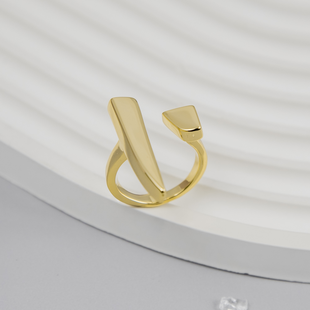 8dbb9e09d70fc55255a093cd5bc91473.jpg Кольцо арт. 3-5808-Y